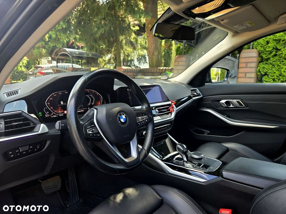 BMW Seria 3 320d xDrive - 9