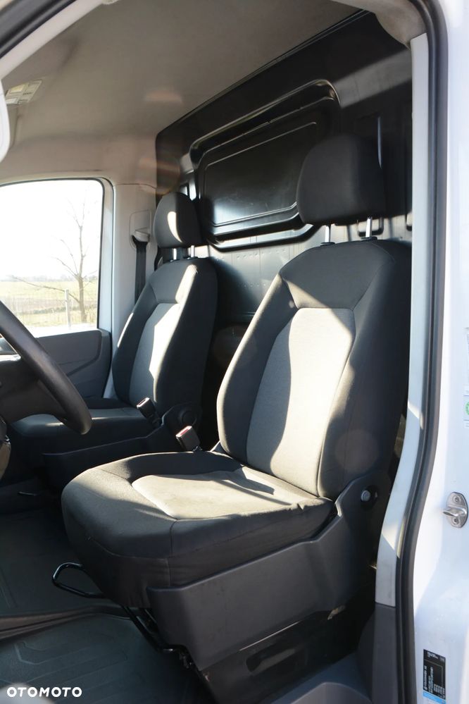 Volkswagen Crafter - 13