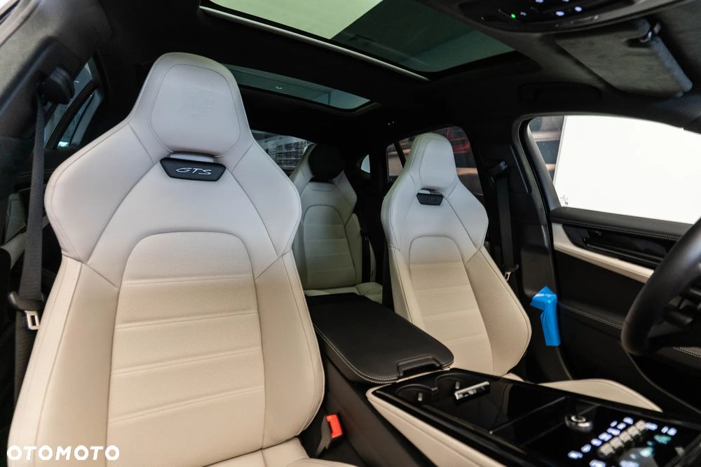 Porsche Panamera - 16