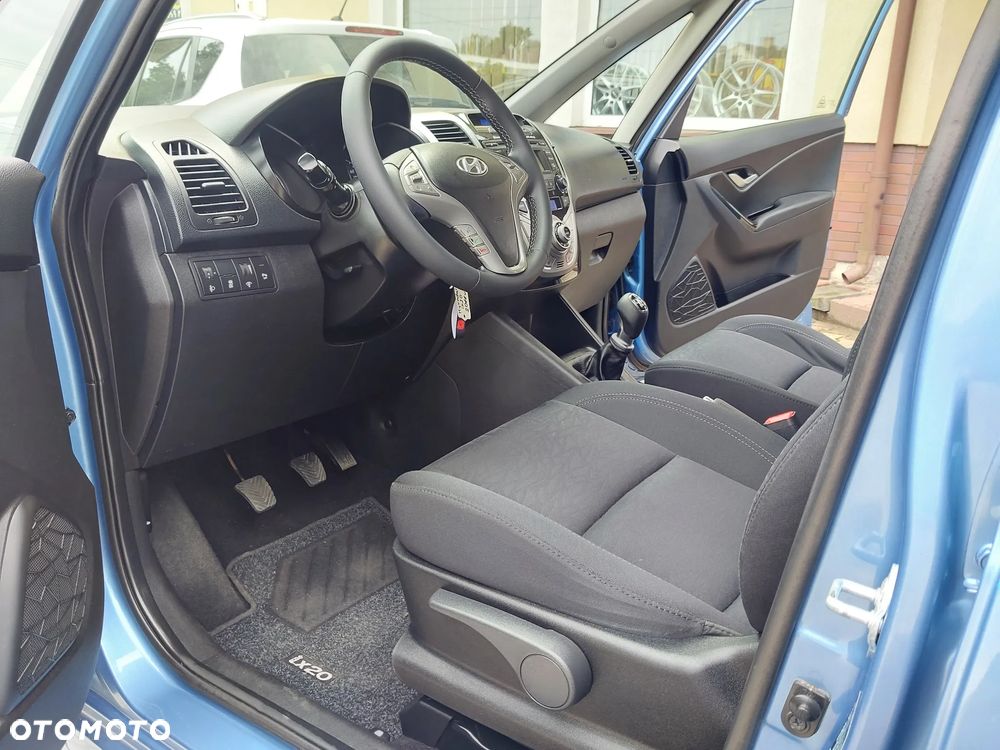 Hyundai ix20 1.6 Trend - 21