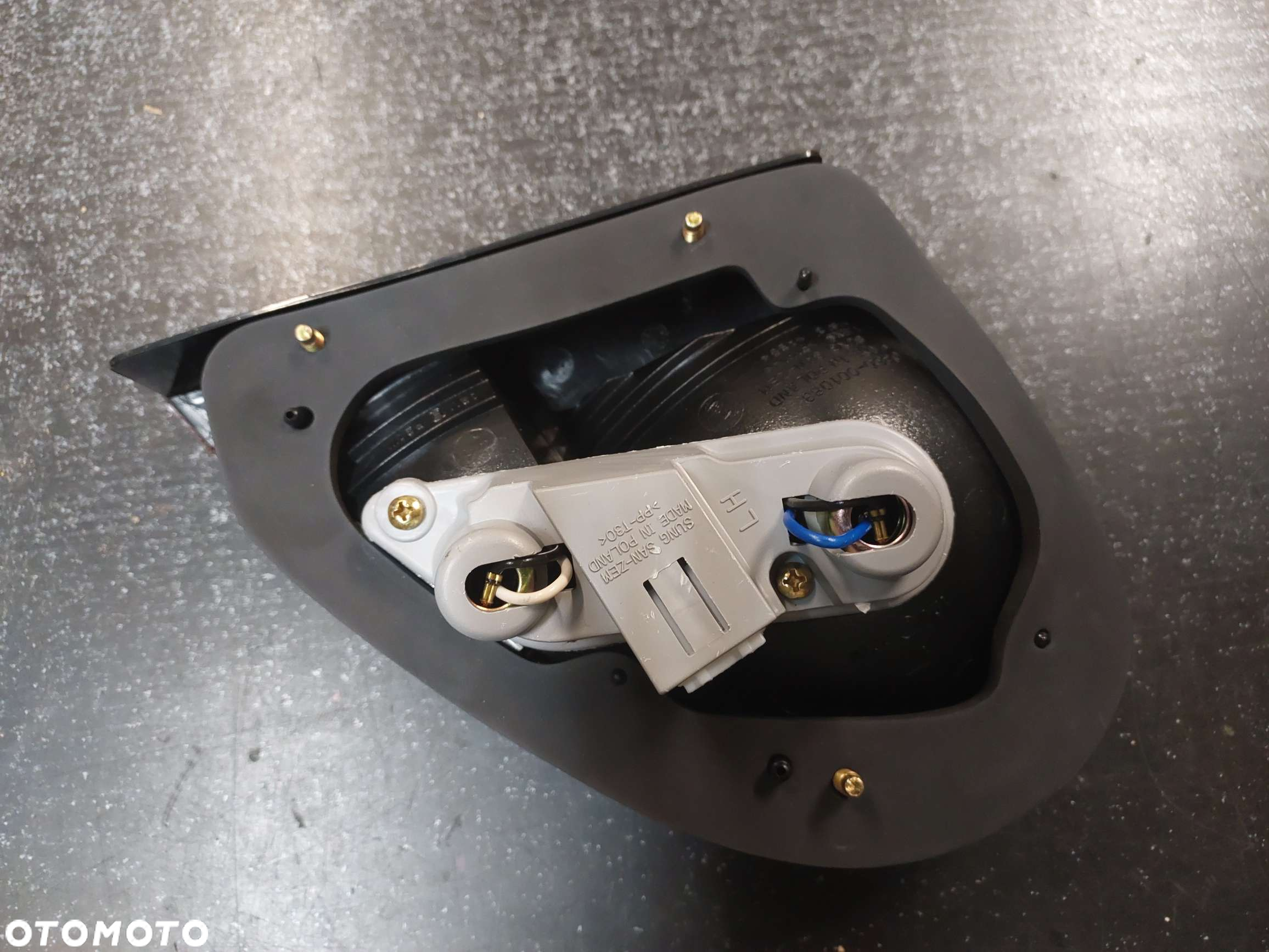 LAMPA TYŁ WEWNĘTRZNA LEWA Daewoo LANOS s SEDAN - 2