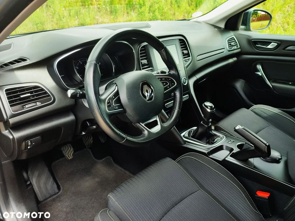 Renault Megane TCe 140 GPF EQUILIBRE - 17