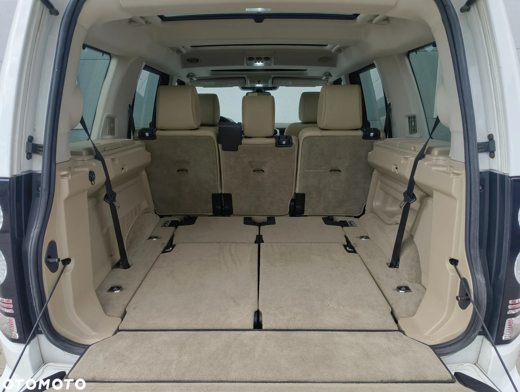 Land Rover Discovery IV 3.0 V6 SC HSE - 9