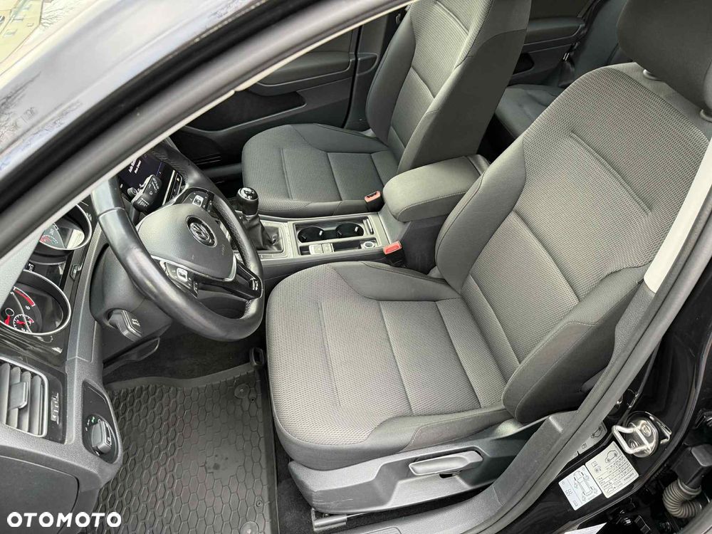 Volkswagen Golf 1.6 TDI BMT Comfortline - 29