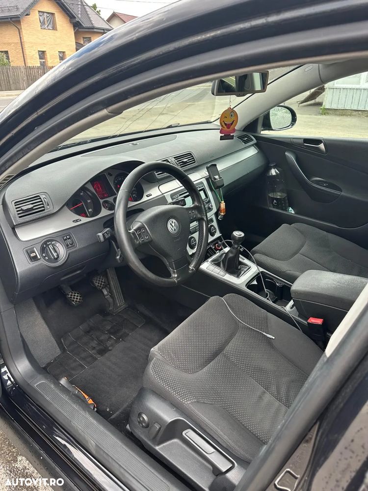 Volkswagen Passat 2.0TDI Comfortline DPF 4Motion - 6