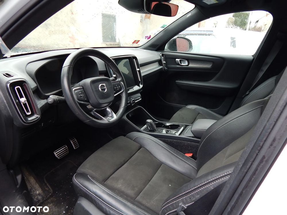 Volvo XC 40 T4 AWD R-Design - 9