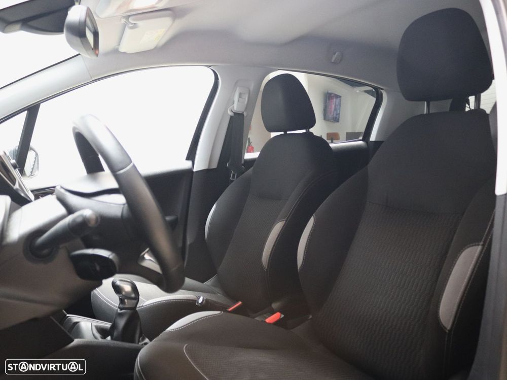Peugeot 208 1.2 PureTech Active - 13