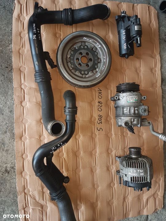 Kompresor klimatyzacji Passat B6 2.0TDI 1K0820803S - 1