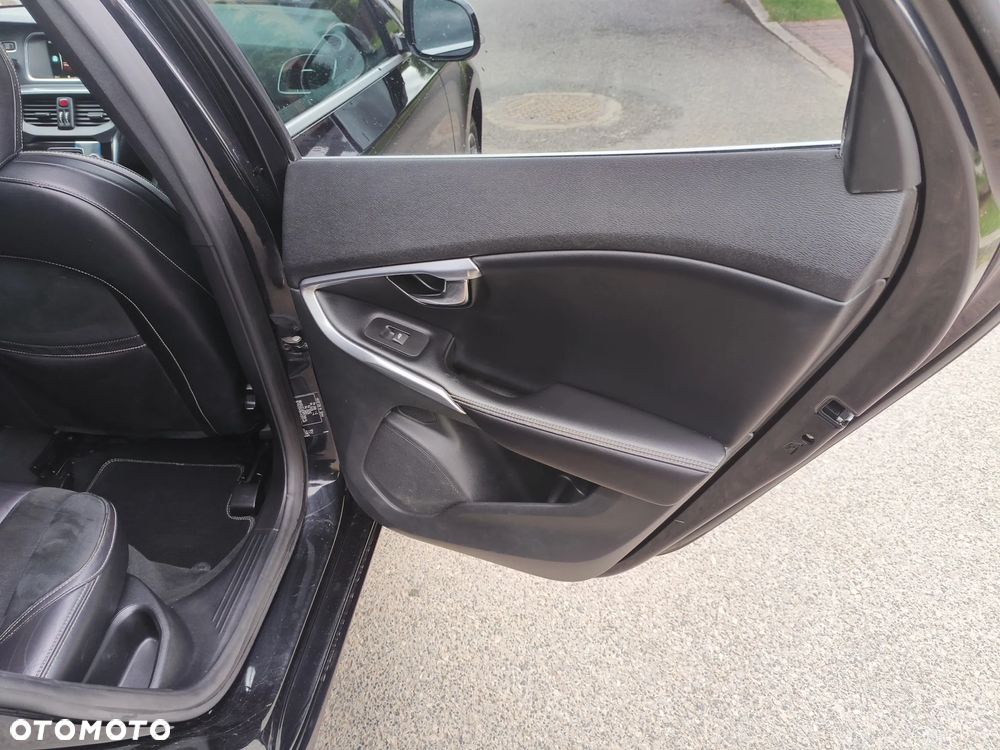 Volvo V40 D4 Drive-E R-Design Summum - 14