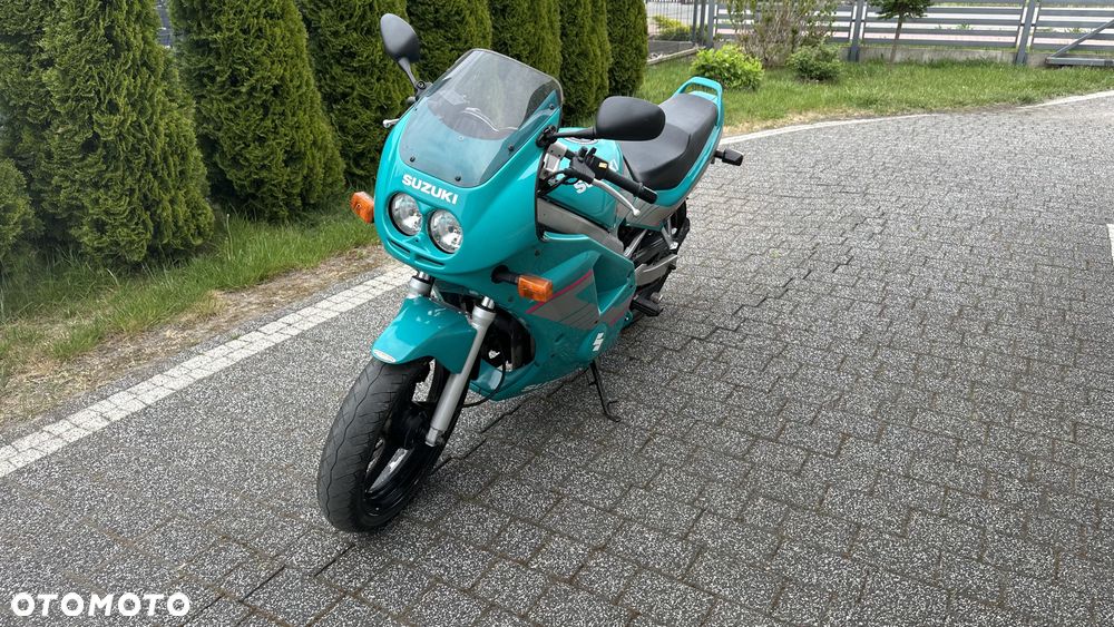 Suzuki GS