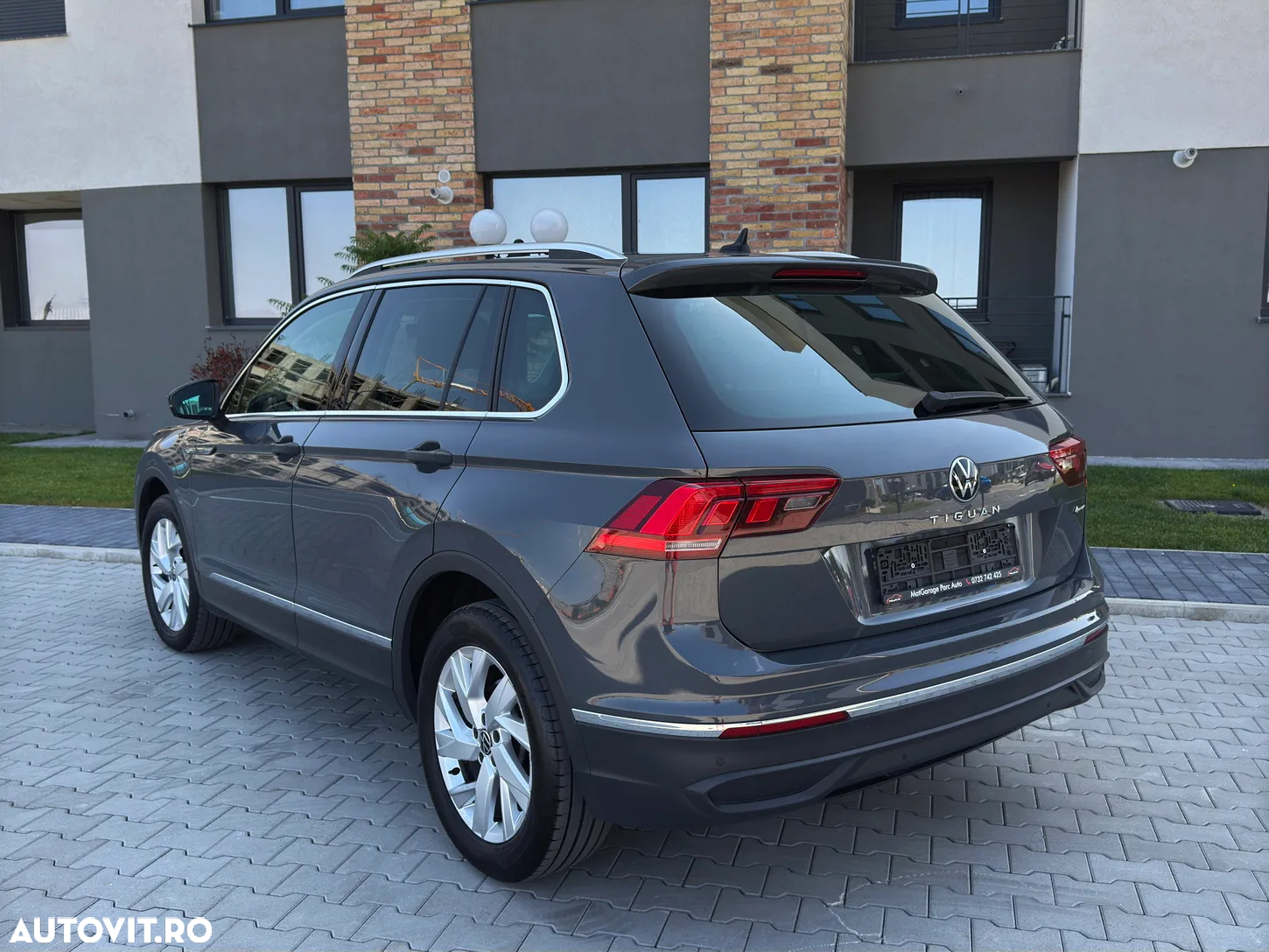 Volkswagen Tiguan - 3