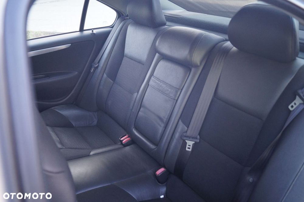 Volvo S60 - 25