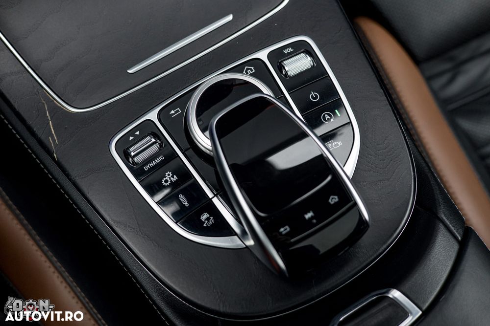 Mercedes-Benz E 53 AMG 4Matic Coupe AMG Speedshift 9G-TRONIC - 28