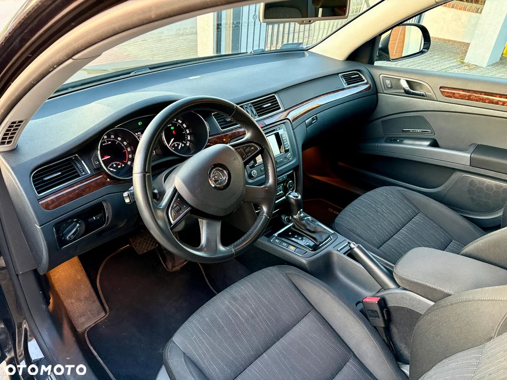 Skoda Superb 2.0 TDI Elegance DSG - 13