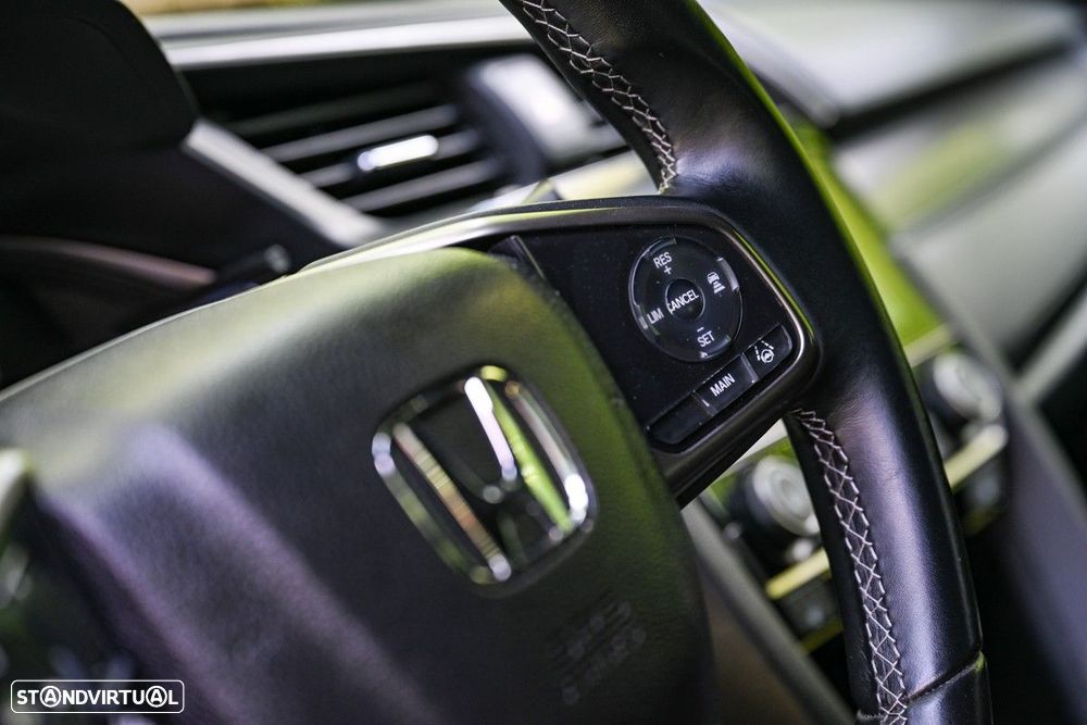 Honda Civic 1.0 i-VTEC Executive - 38