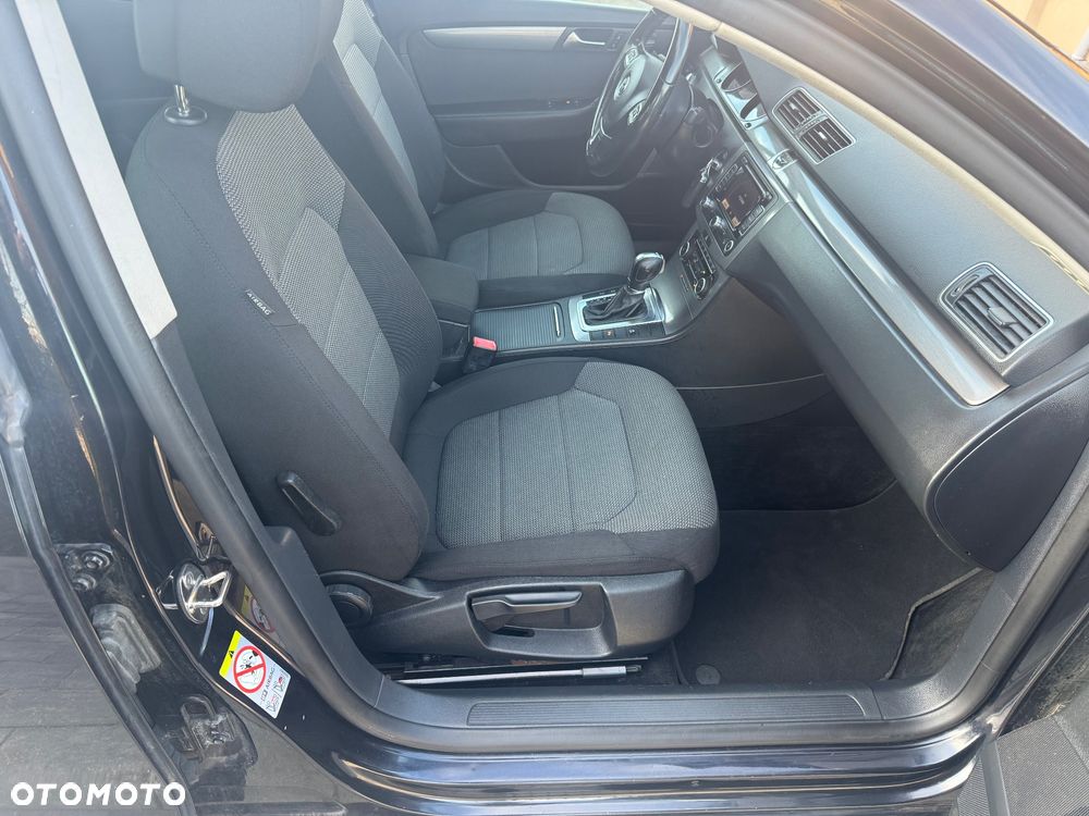 Volkswagen Passat - 16