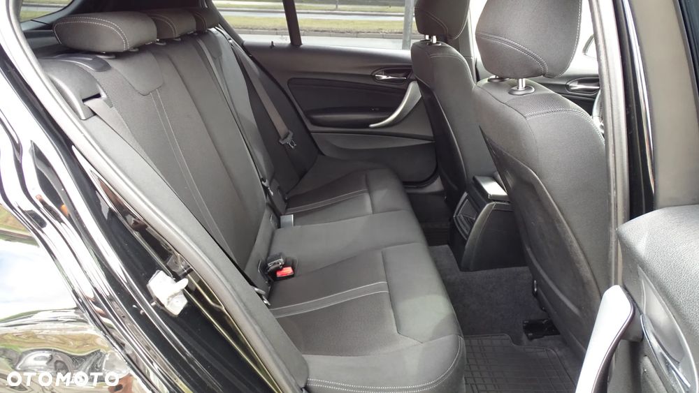 BMW Seria 1 120i Urban Line - 19