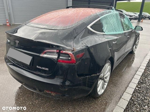 Tesla Model 3 - 4