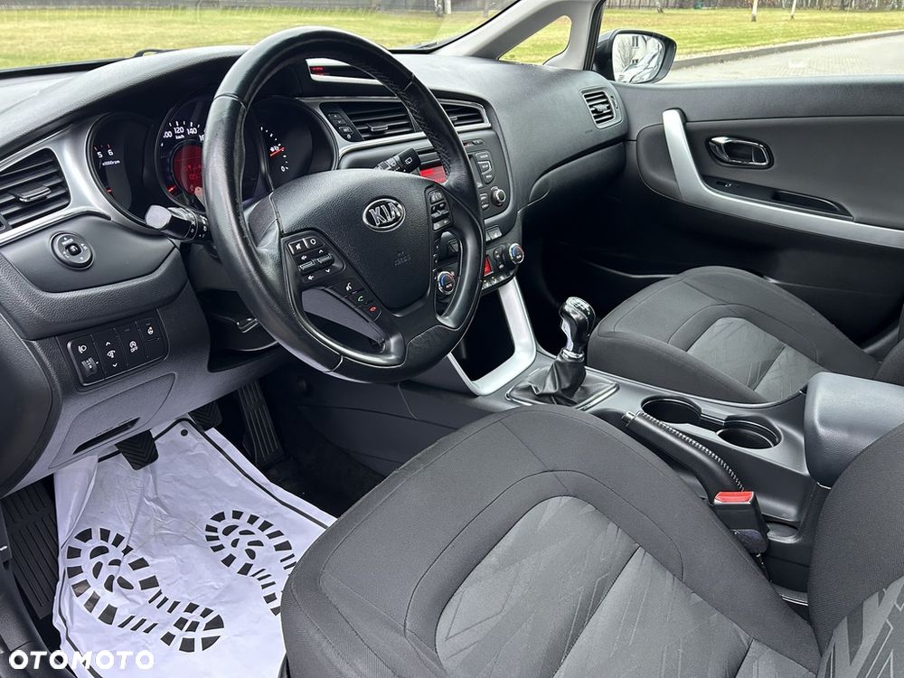 Kia Ceed 1.6 CRDi 136 ISG Edition 7 - 27
