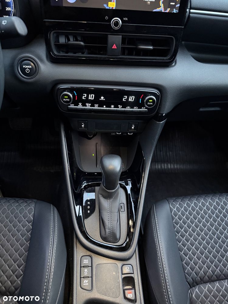 Toyota Yaris Hybrid 1.5 Executive - 14