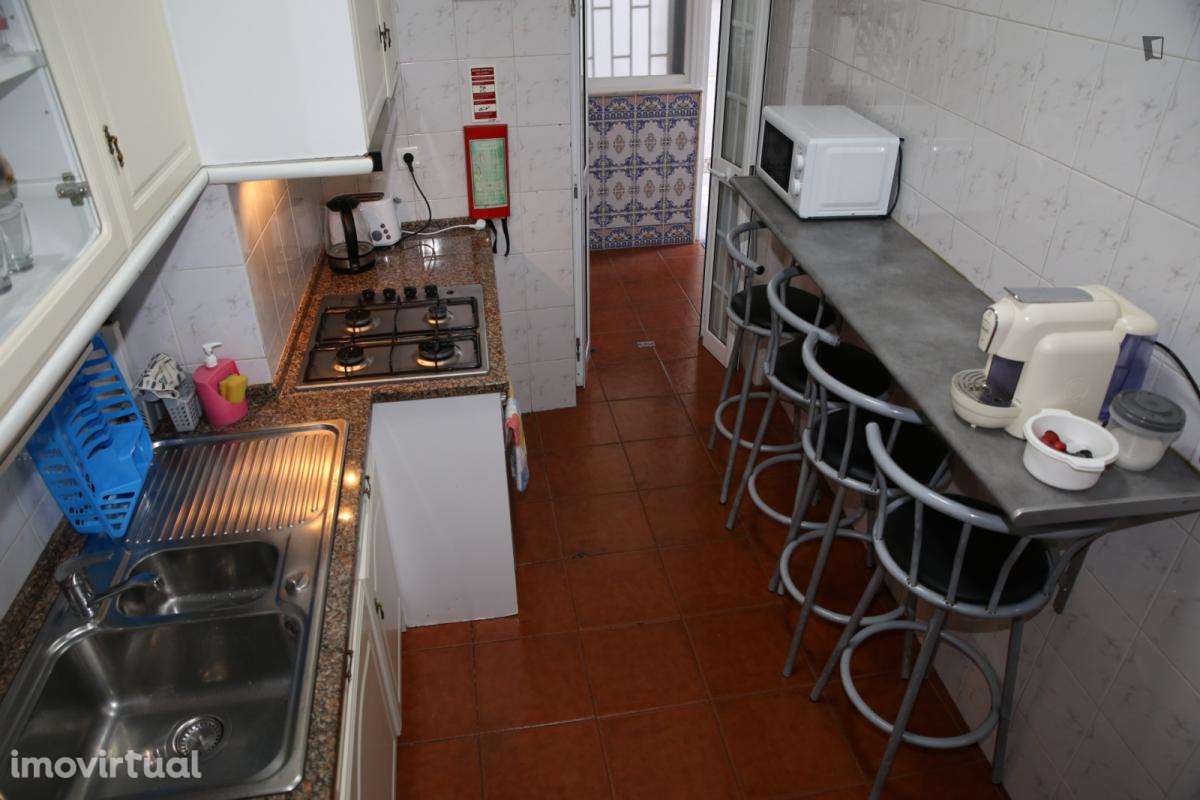 Quarto - localizado em Penha de França Lisbon - Grande imagem: 5/21