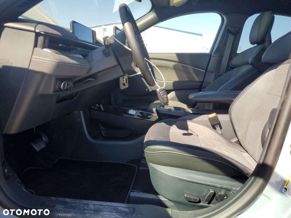 Ford Mustang Mach-E - 7