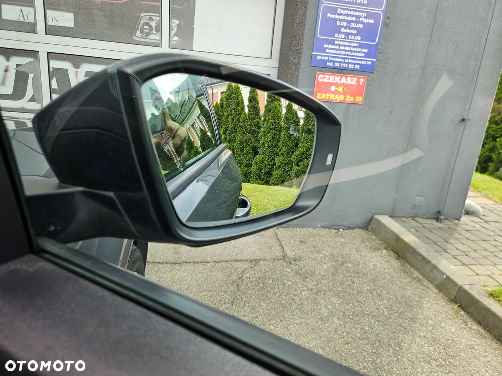 Volkswagen T-Roc 1.5 TSI Style - 16