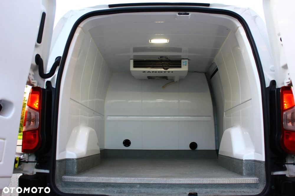 Toyota Proace City 1.5D-4D 102KM LONG L2 3 Osobowy Chłodnia - 23