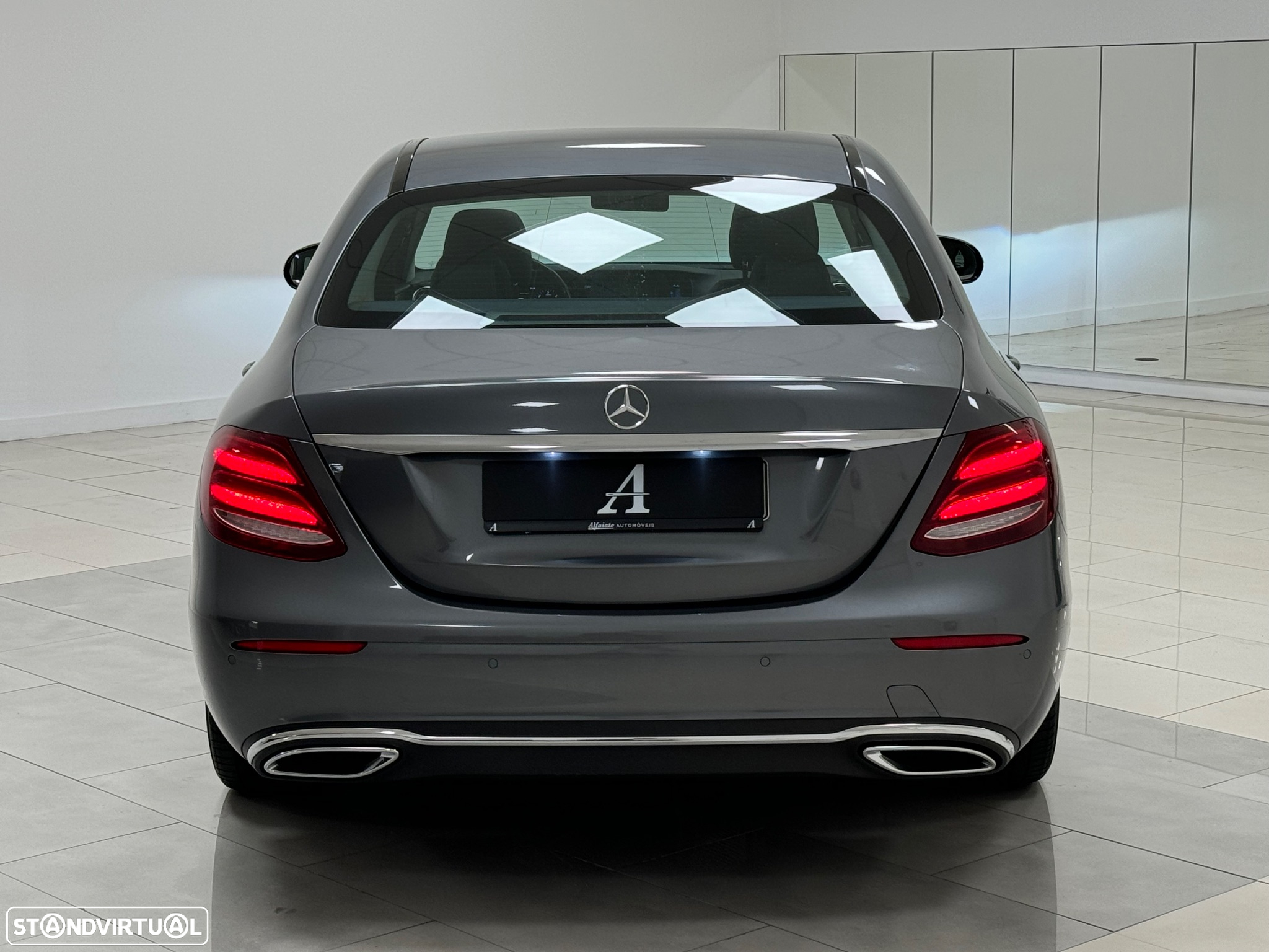 Mercedes-Benz E 220 d Exclusive - 17