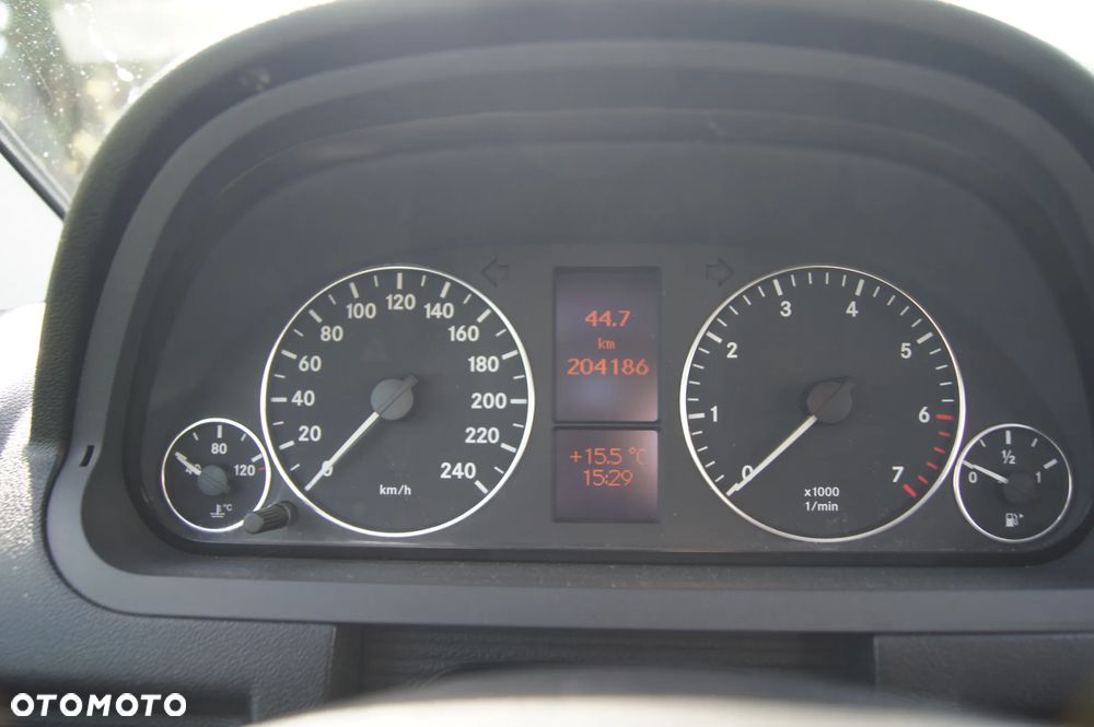 Mercedes-Benz Klasa A 170 Avantgarde Edition 10 - 16