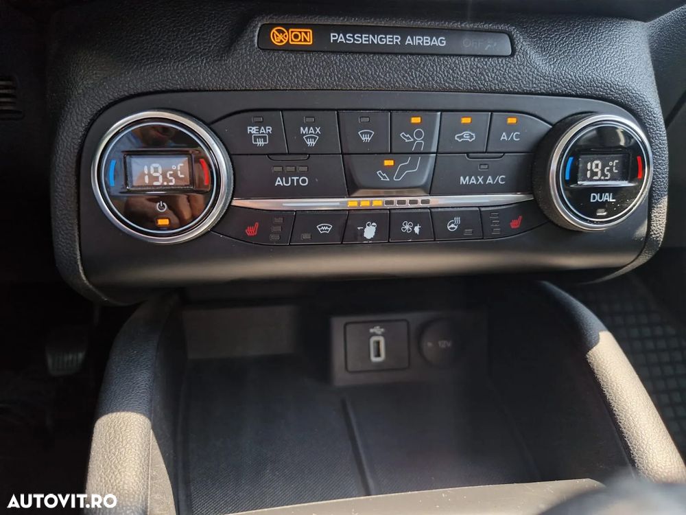 Ford Focus 1.0 EcoBoost Titanium Business - 18