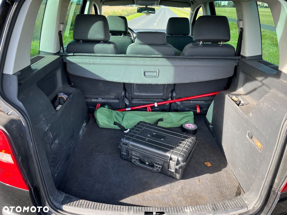 Volkswagen Touran 1.9 TDI Highline - 10