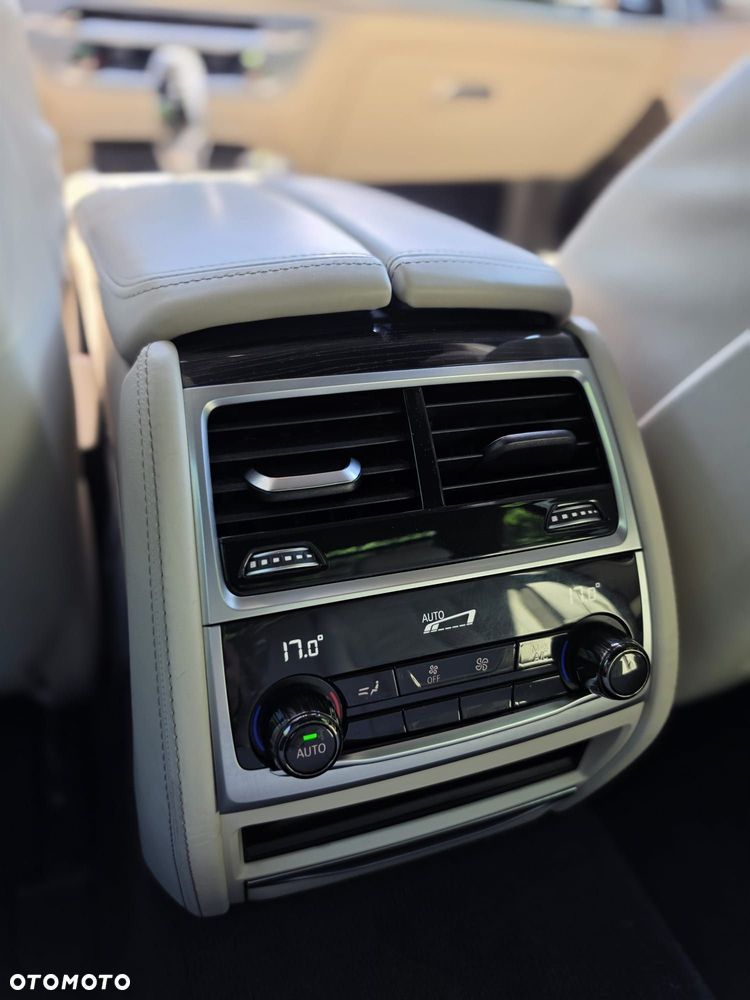 BMW Seria 7 750Ld xDrive sport - 18