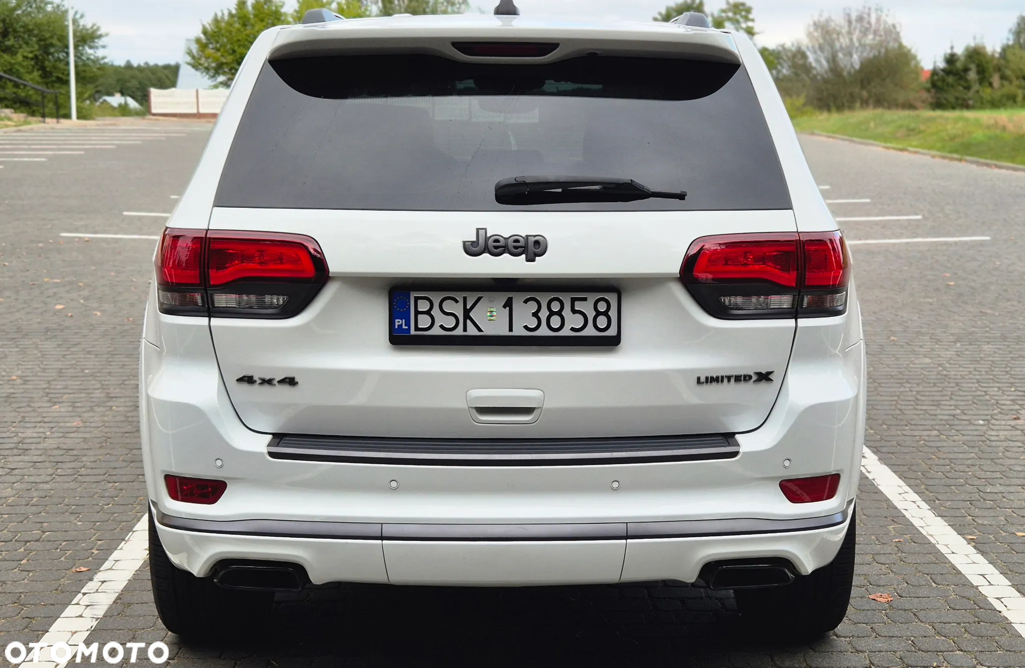 Jeep Grand Cherokee - 19