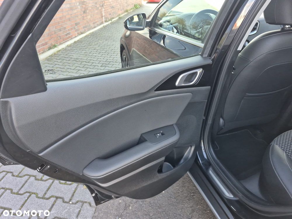 Kia XCeed - 30