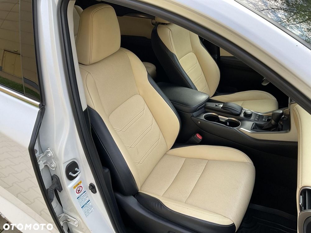 Lexus NX 300h Comfort AWD - 14