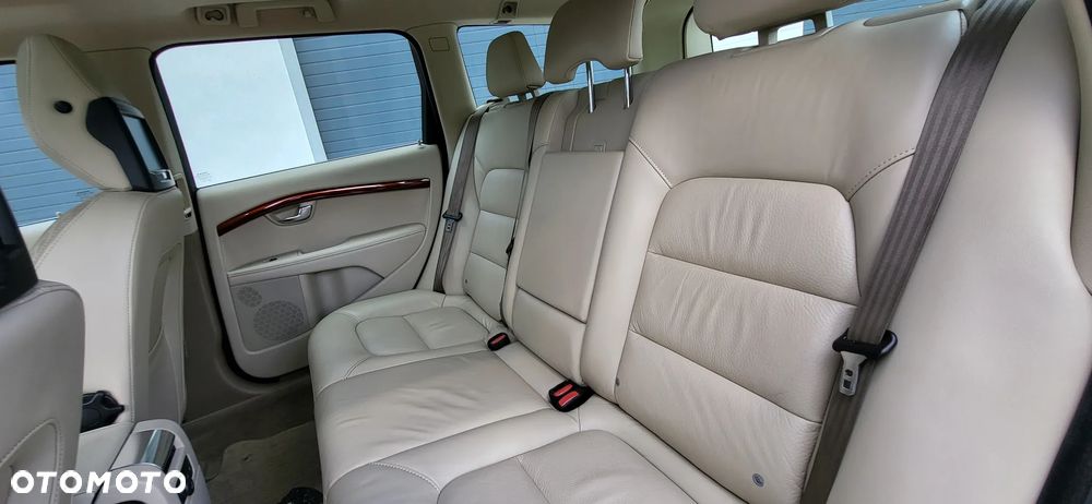 Volvo V70 D5 Geartronic Momentum - 29