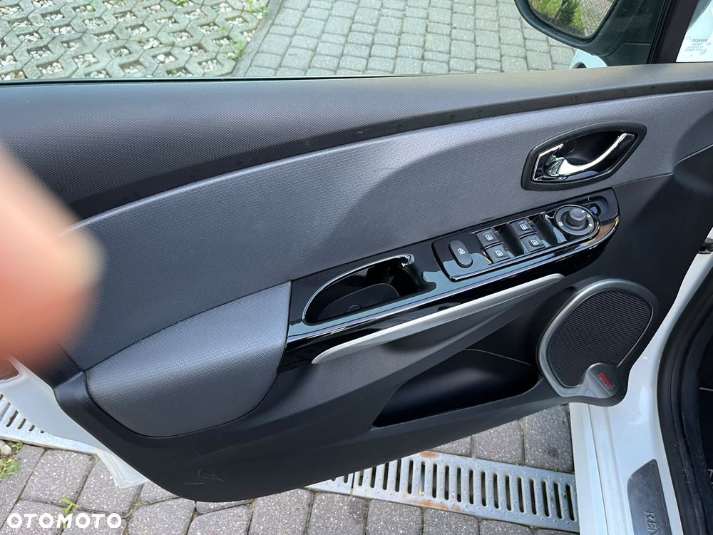 Renault Clio - 26