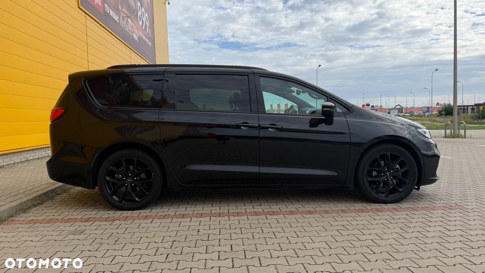 Chrysler Pacifica - 8