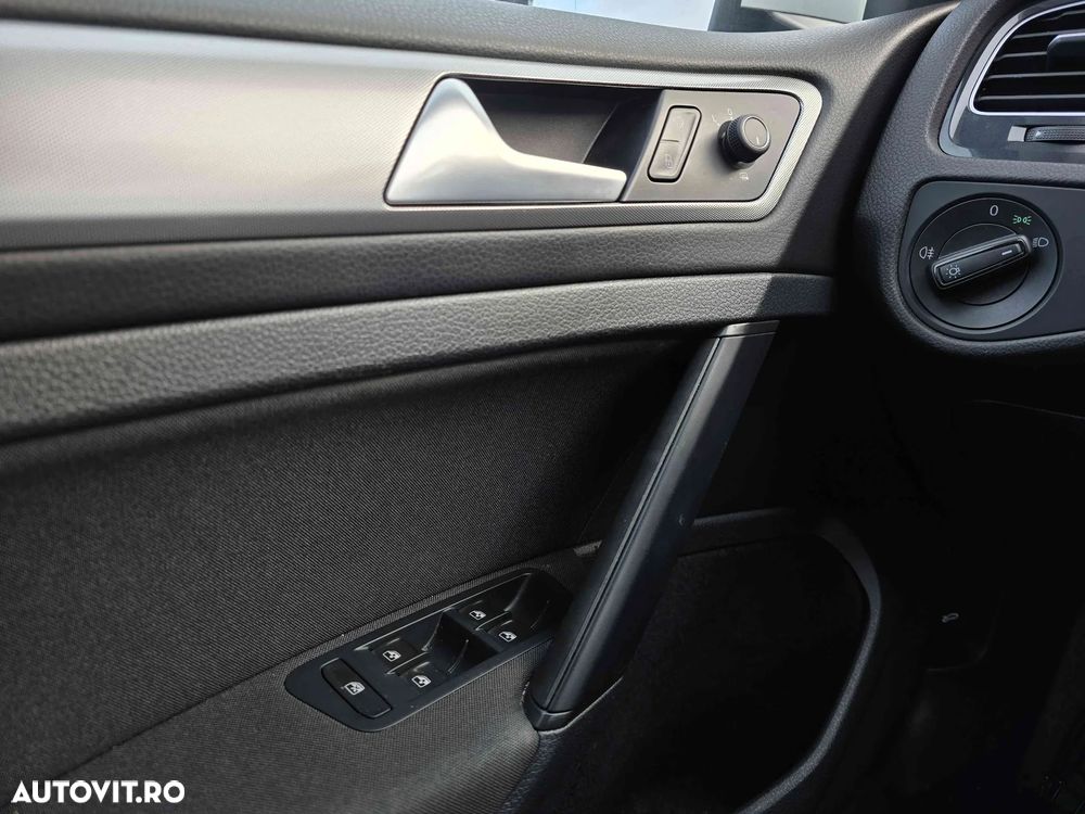 Volkswagen Golf - 11