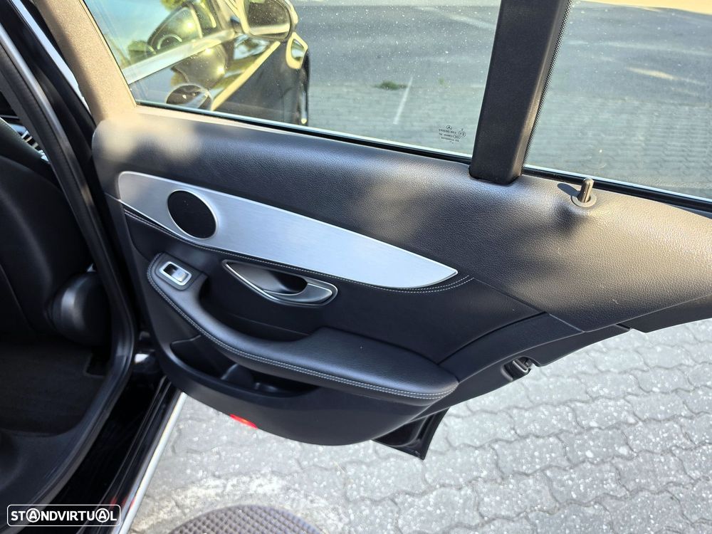 Mercedes-Benz C 220 Station CDI DPF BlueEFFICIENCY Avantgarde Edition - 32