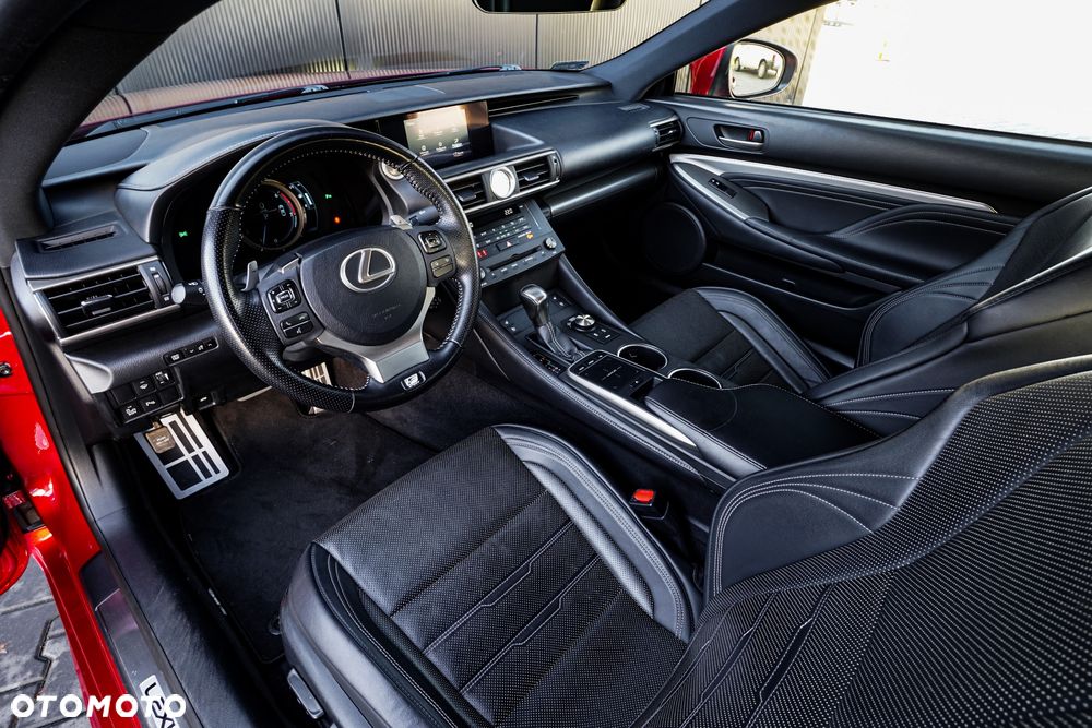 Lexus RC 200t / 300 F Sport - 8