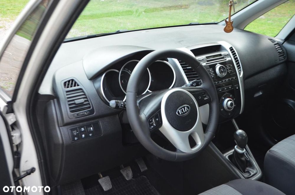 Kia Venga - 23