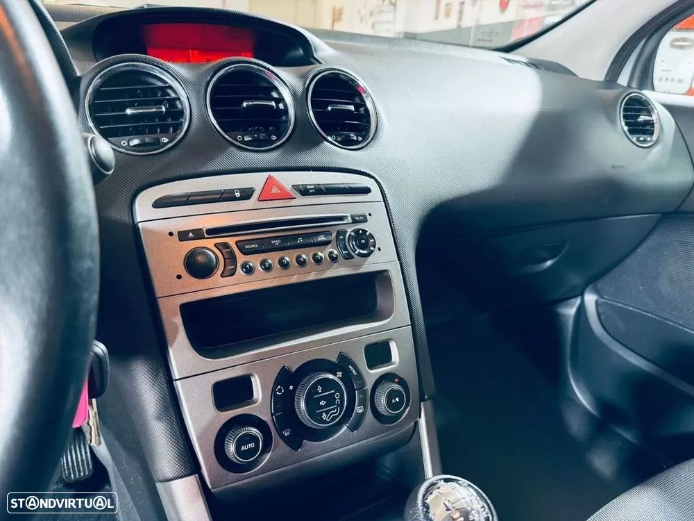 Peugeot 308 1.6 HDi Executive - 13