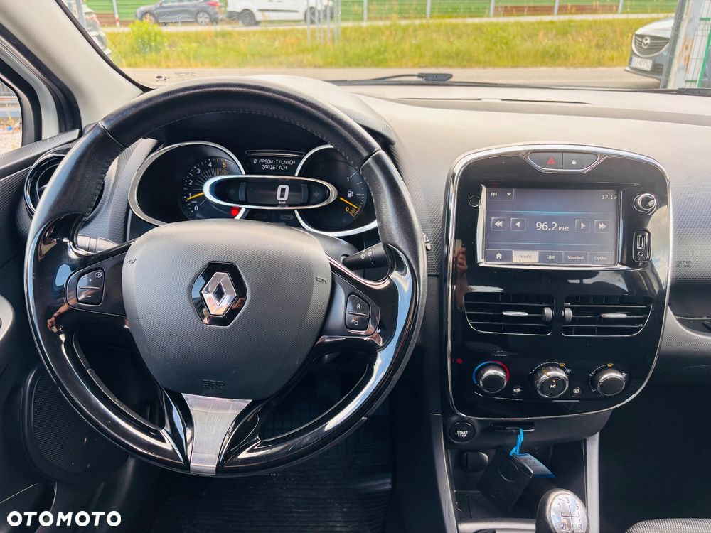 Renault Clio - 23