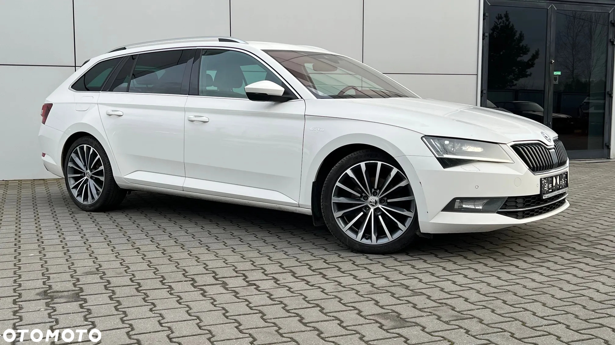 Skoda Superb 2.0 TDI 4x4 L&K DSG - 3