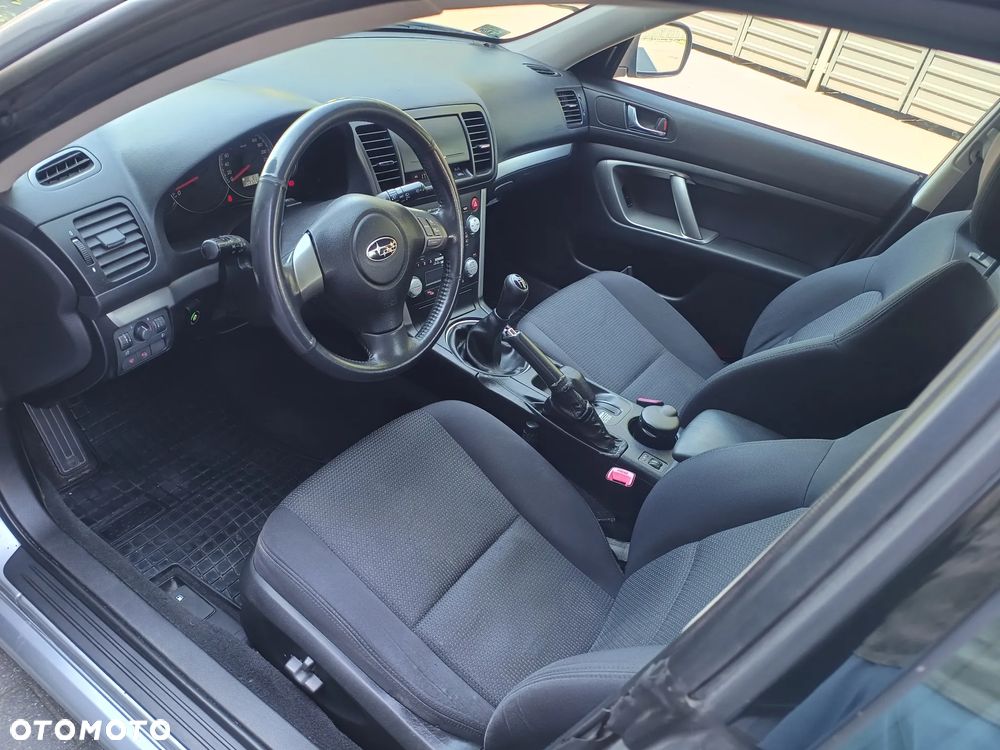 Subaru Legacy - 15