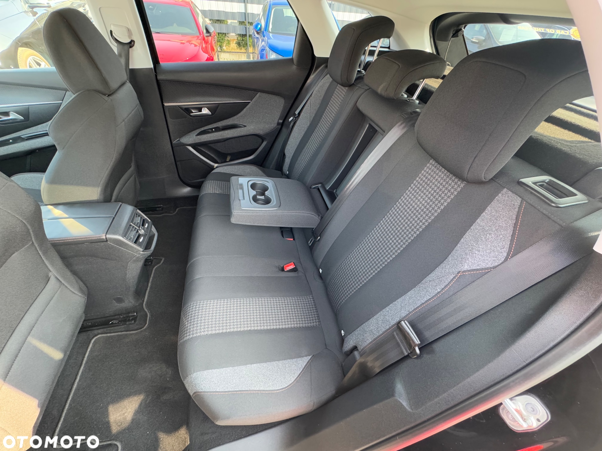 Peugeot 3008 1.6 BlueHDi Active S&S - 27