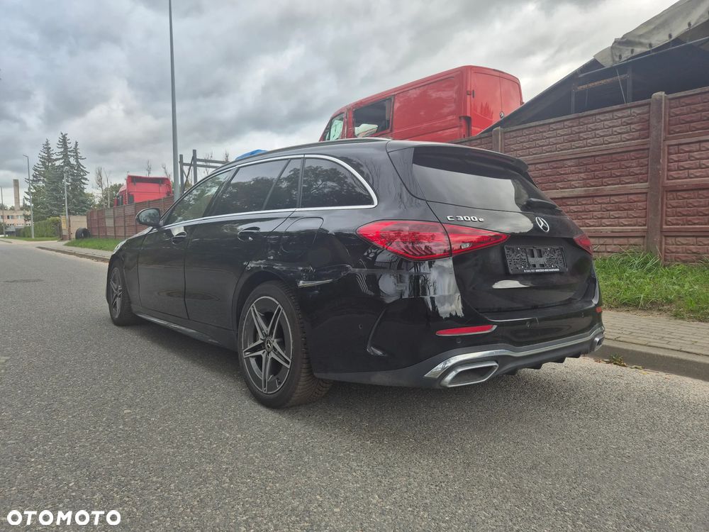 Mercedes-Benz Klasa C ver-300-e-t-9g--tronic-amg-line - 3
