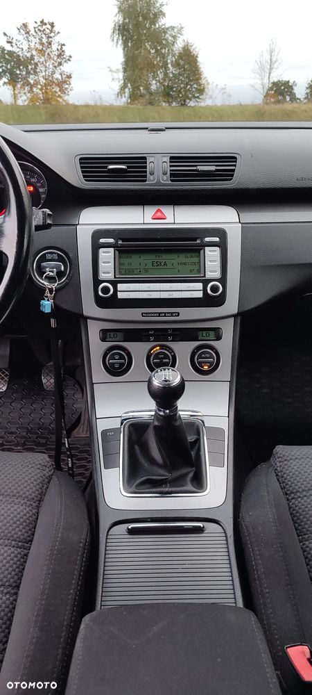 Volkswagen Passat 2.0 TDI Sportline - 8